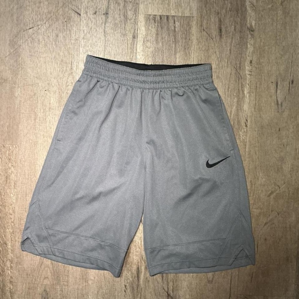 Nike Dri-FIT Gray Athletic Shorts Size S Swoosh Logo Running Gym Activewear